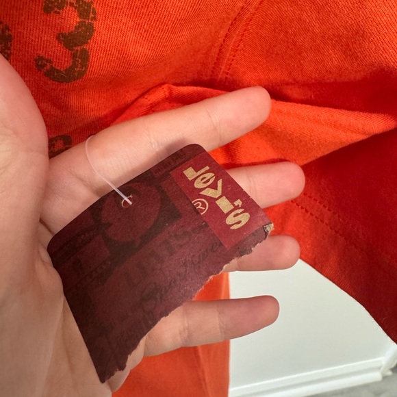 Vintage Levi’s Graphic T Shirt - Picture 6 of 7